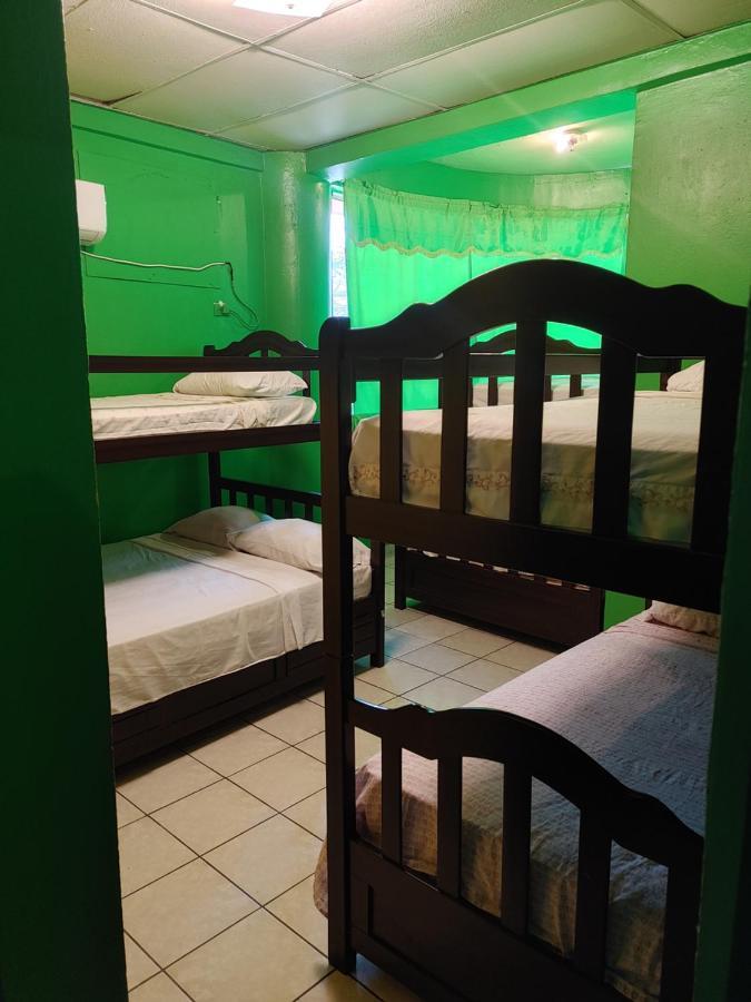 Hotel La Guacamayos La Ceiba Chambre photo