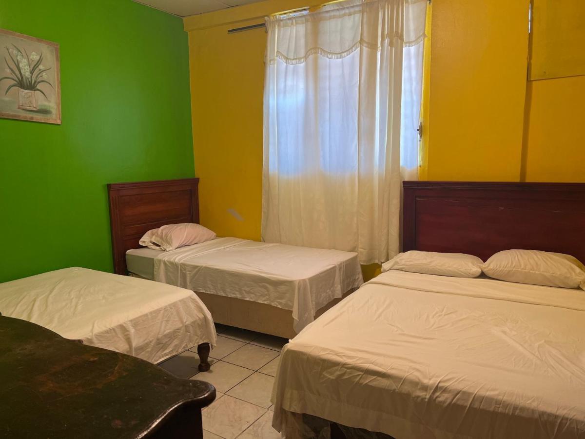 Hotel La Guacamayos La Ceiba Extérieur photo